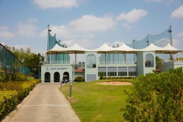 Belvedere Golf & Country Club Adalaj エクステリア 写真