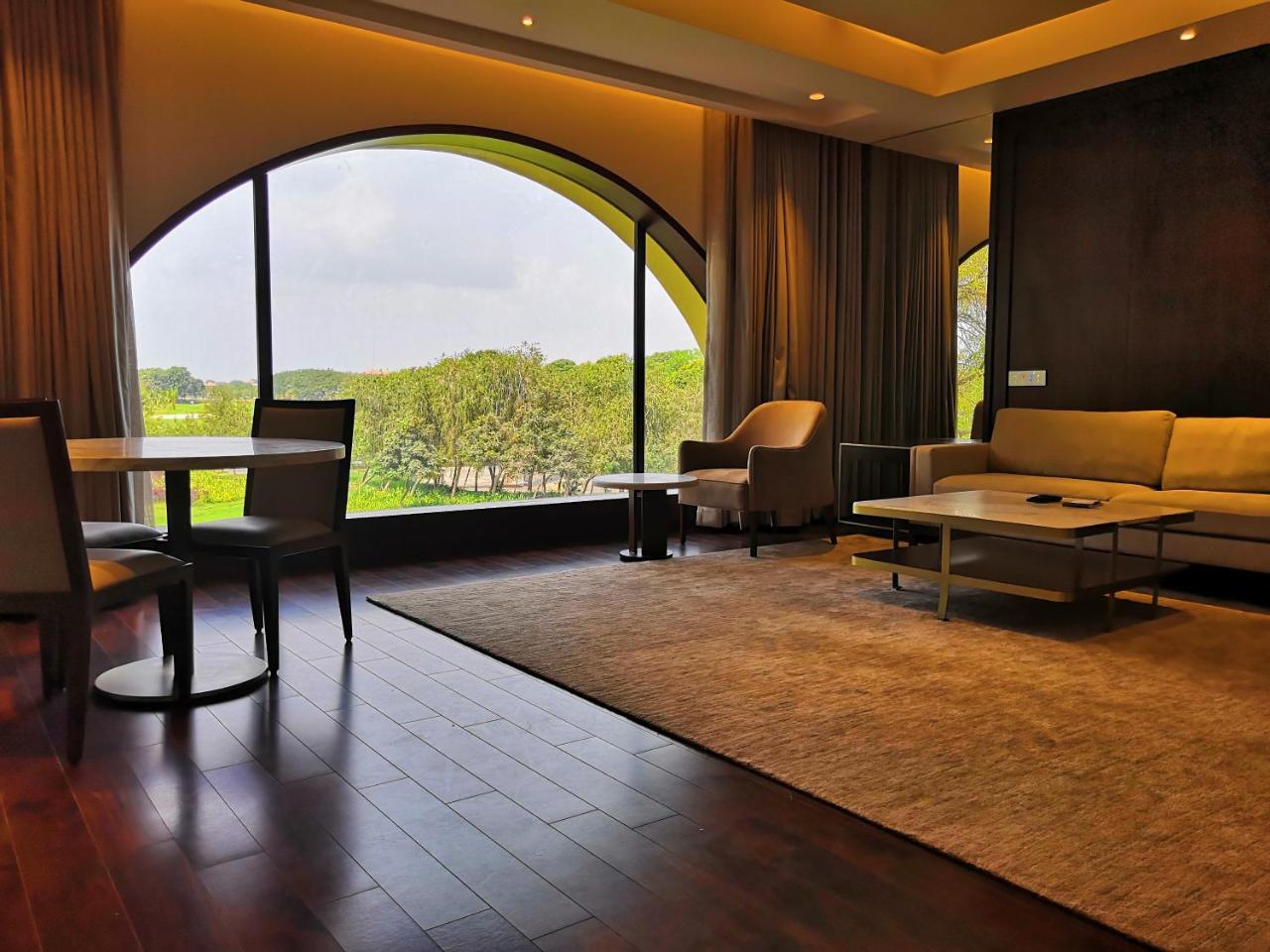 Belvedere Golf & Country Club Adalaj エクステリア 写真