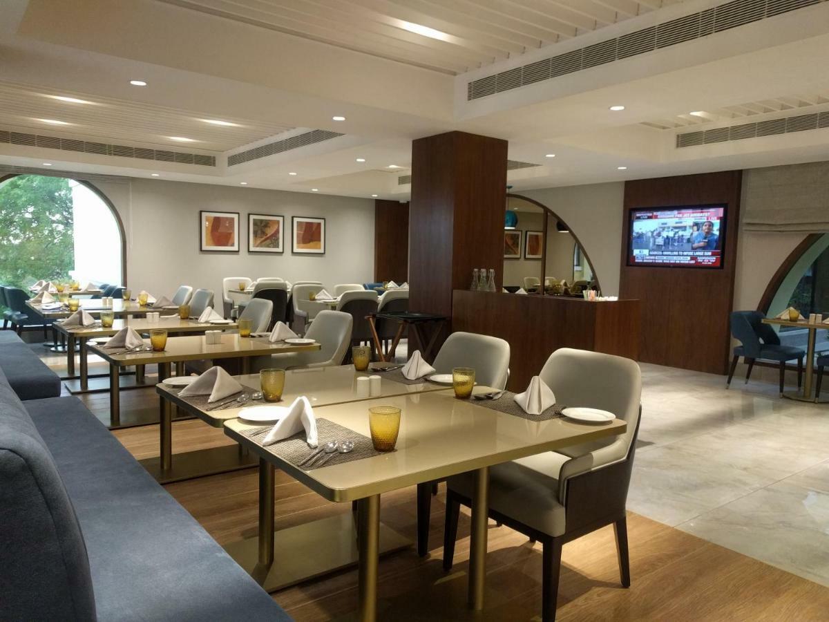 Belvedere Golf & Country Club Adalaj エクステリア 写真