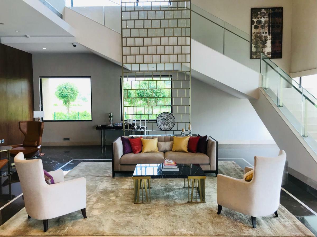 Belvedere Golf & Country Club Adalaj エクステリア 写真