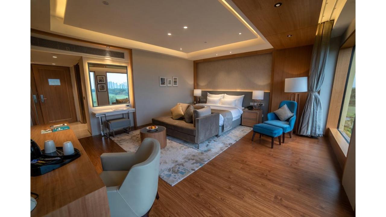 Belvedere Golf & Country Club Adalaj エクステリア 写真